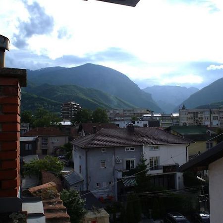 Modi Apartments Peje Bagian luar foto