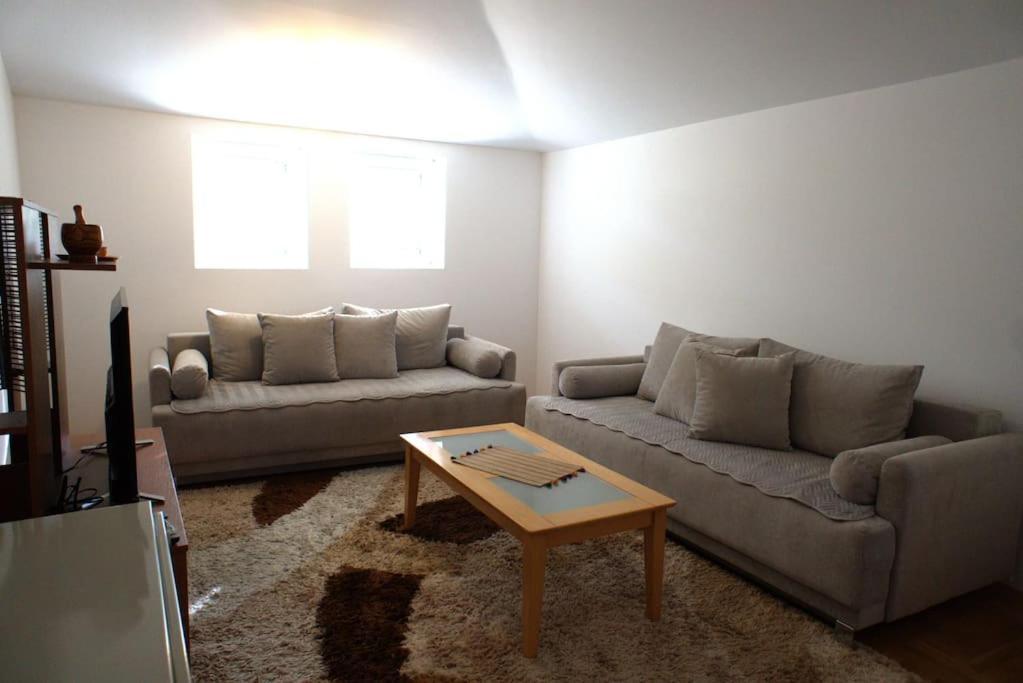 Modi Apartments Peje Bagian luar foto